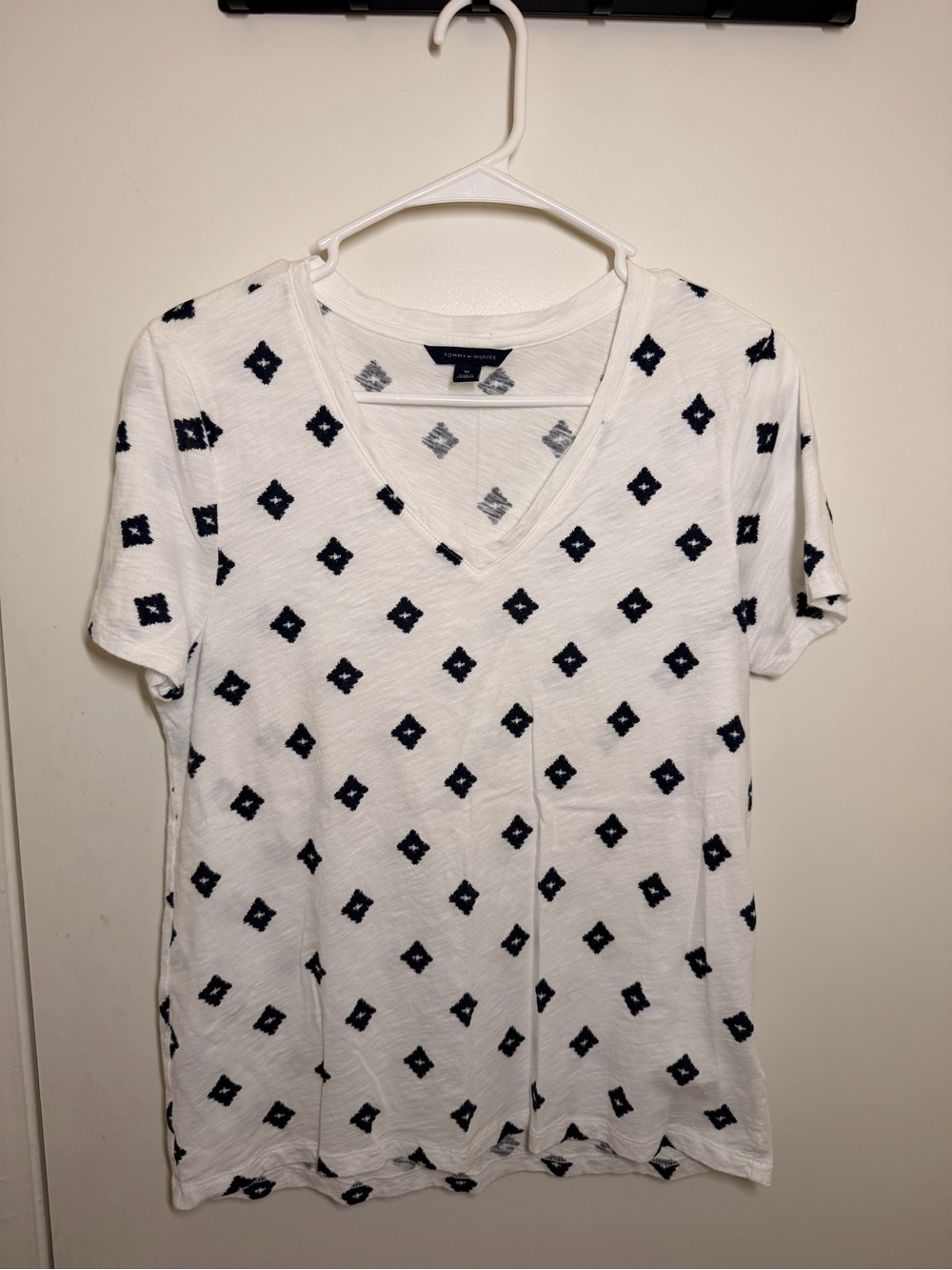 Tommy Hilfiger White V-Neck Short Sleeve Tee with Navy Diamond Print